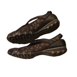 Sketchers Flats Brown 6.5 womens